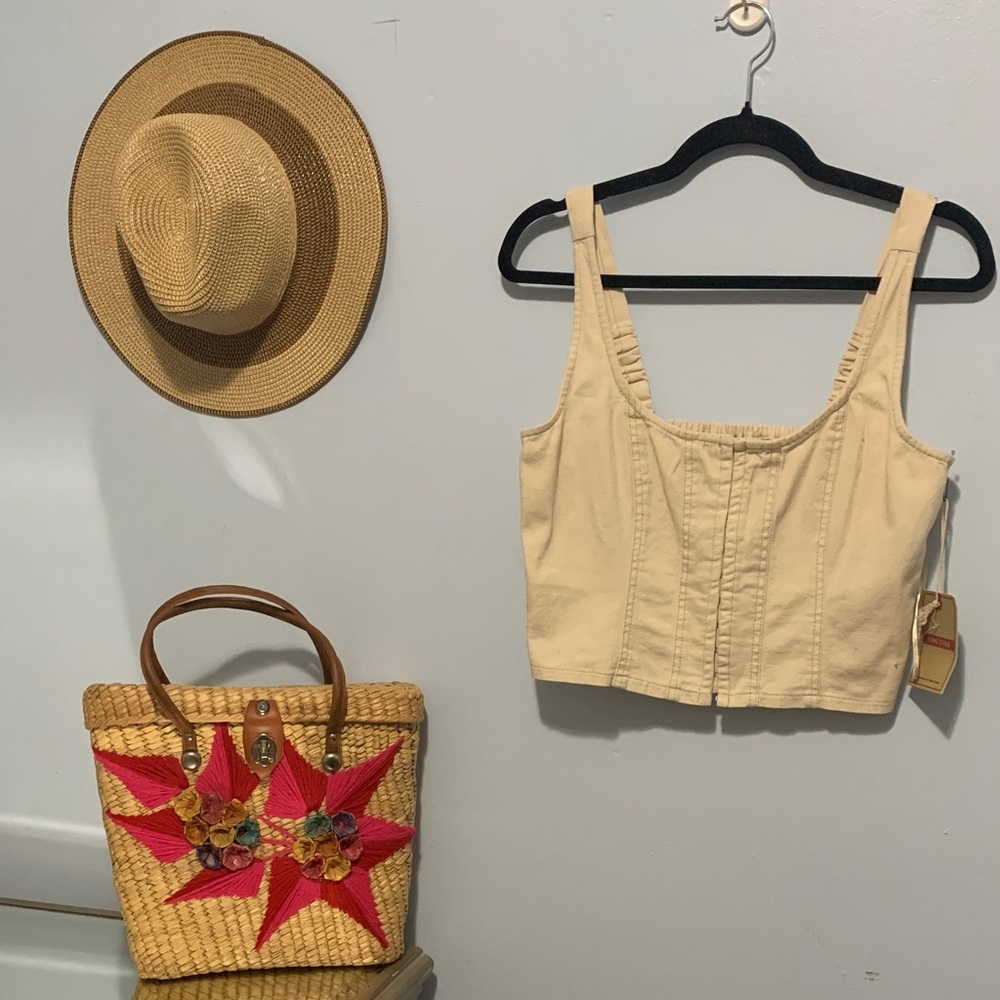 Lonestar NWT beige cropped 100% cotton top size medium